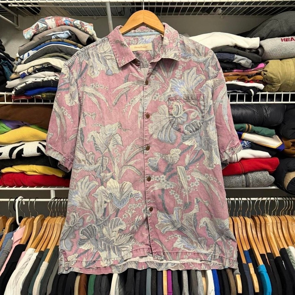 Tommy Bahama pink floral Hawaiian tropical button up shirt Men's Size L